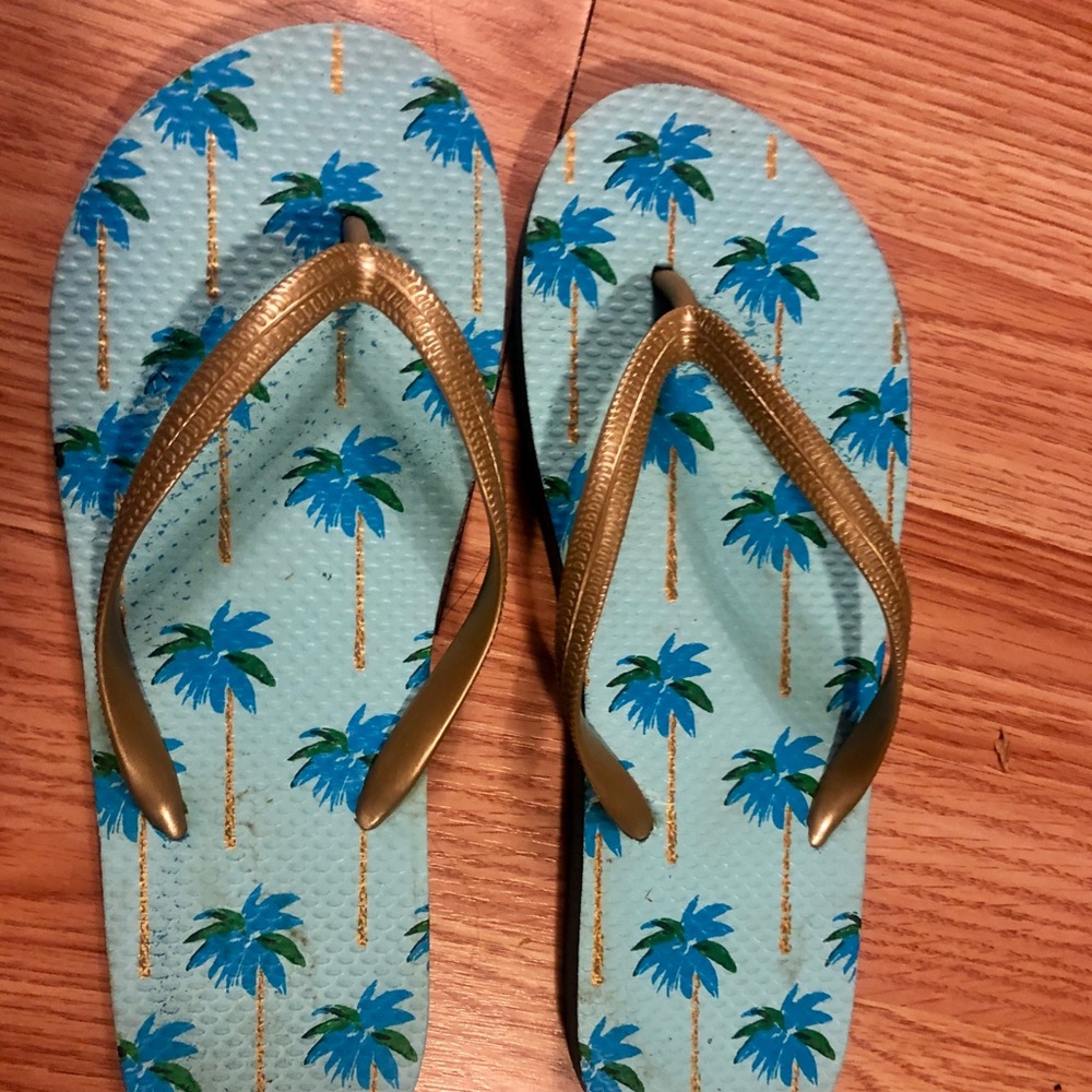 Palm Tree flip flops 🌴
